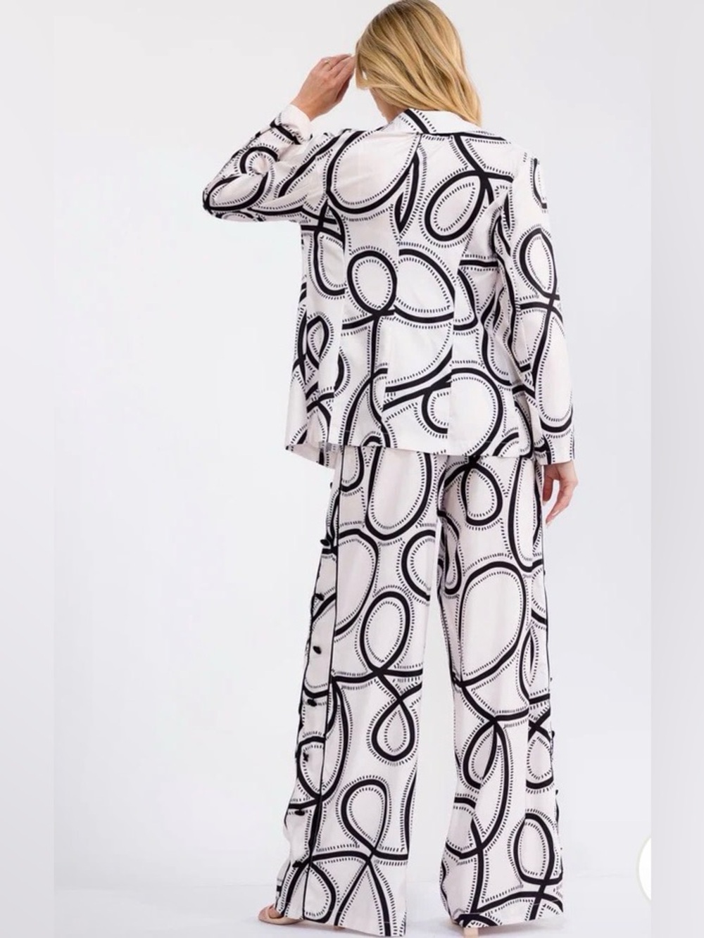 0289. 💙Woven Abstract-Print Wide Leg Pantsuit in White & Black Set - Picture 4 of 4